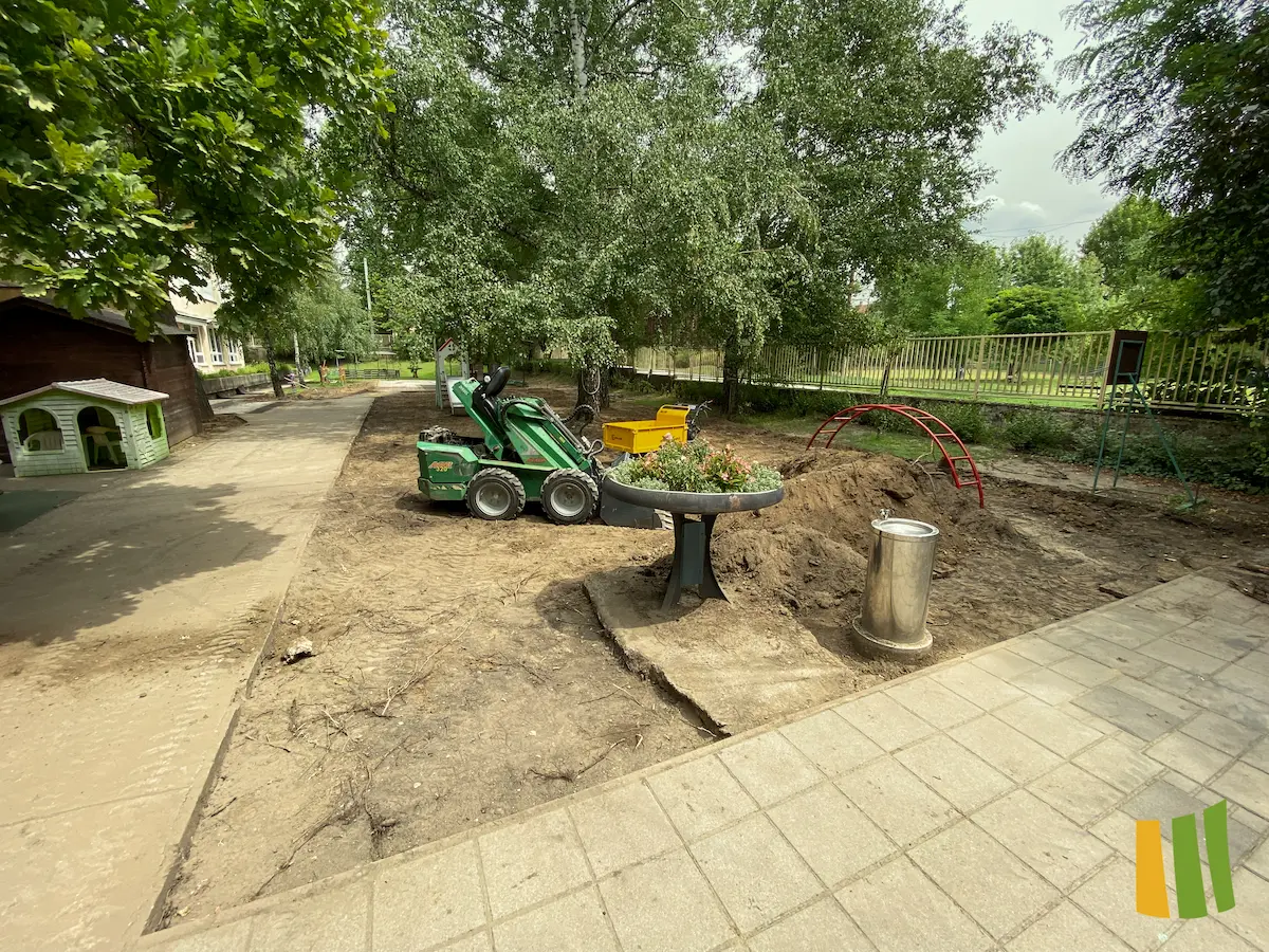 Előtte