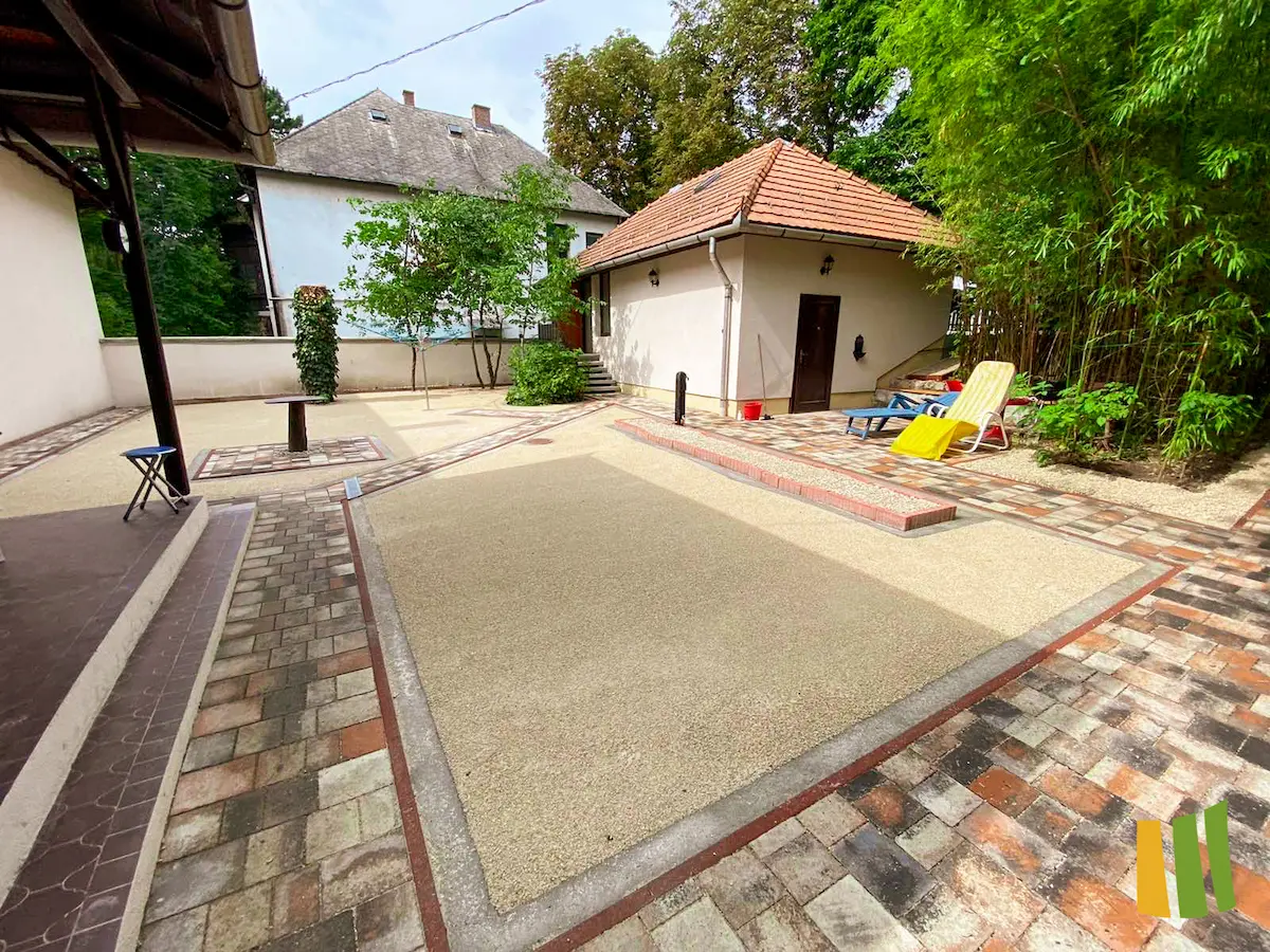 Előtte