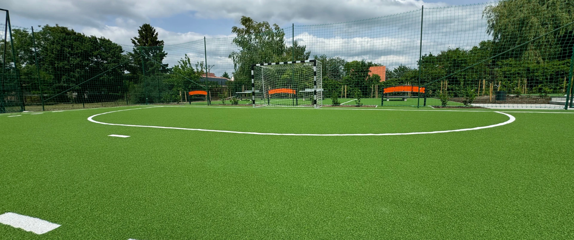 Sportpálya Műfű Otthonra | Foci, Multisport, Kispálya | Prémium Pázsit® - nagyprojekt slider 01